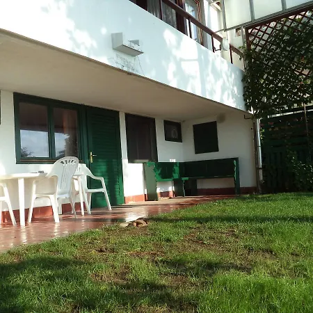 Napkelte Apartment *